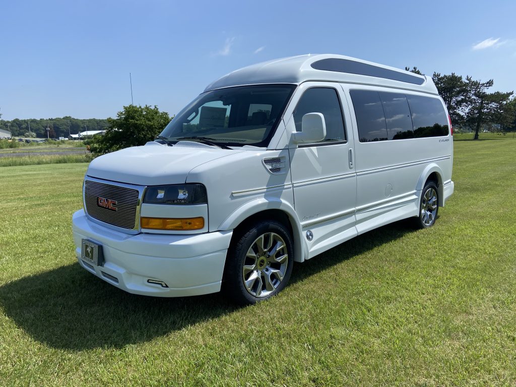 Chevy / GMC Van Picture Gallery Summit White