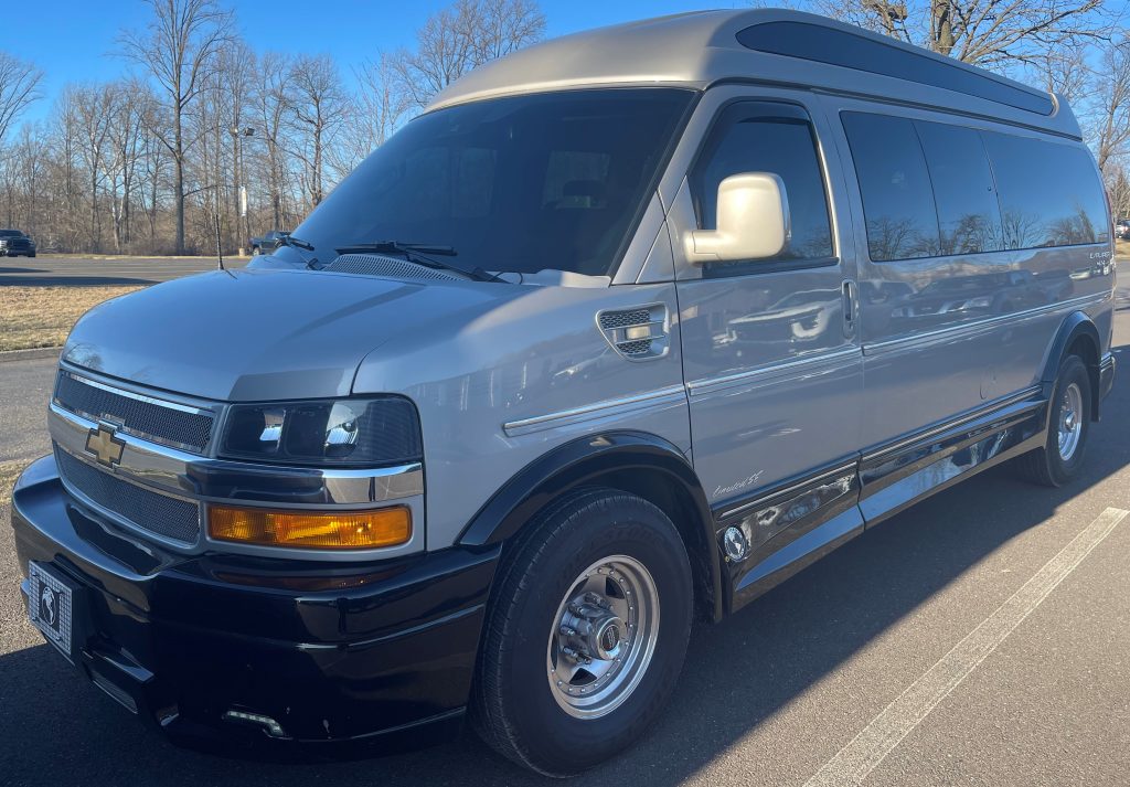 2020 Chevrolet 4 X 4  9-Passenger Explorer Limited SE High Top Conversion Van